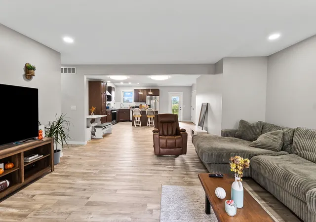 Photo 4 of Manufactured home for sale at 1003 Hickory Hl Dr, Angola, IN 46703 | MLS# 202637070 | Listing updated on 2026-09-09