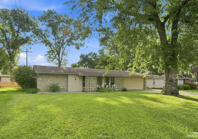 Photo 1 of Sale Pending at 616 Reed Rd, Fort Wayne, IN 46815 | MLS# 202637072 | Listing updated on 2026-09-12