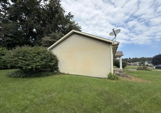 Photo 3 of Manufactured home for sale at 51937 Meadow Crst Dr, South Bend, IN 46628 | MLS# 202637078 | Listing updated on 2026-09-09