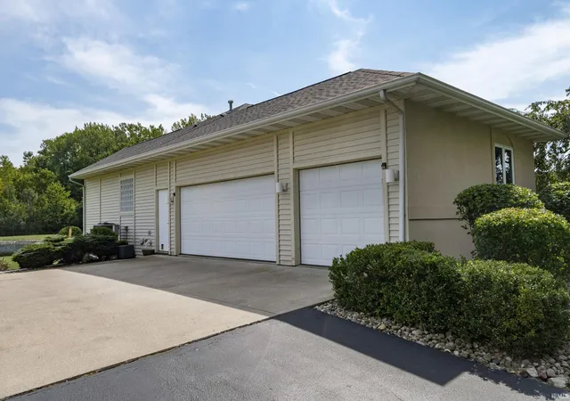 Photo 2 of Manufactured home for sale at 8065 S Westfield Trl, Columbia City, IN 46725 | MLS# 202637080 | Listing updated on 2026-10-20