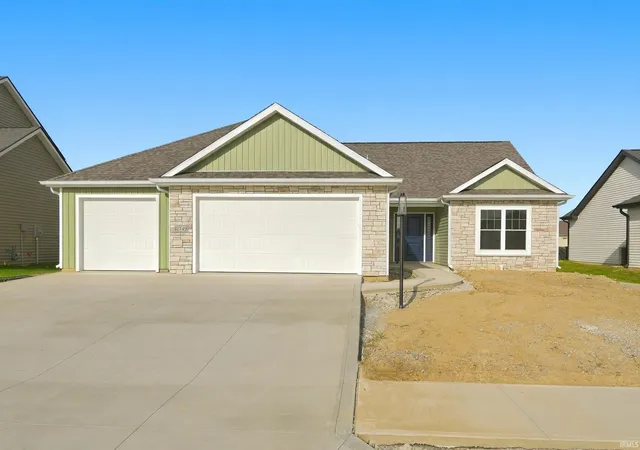 Manufactured home for sale at 12749 Towcester Ct, Fort Wayne, IN 46818 | MLS# 202637082