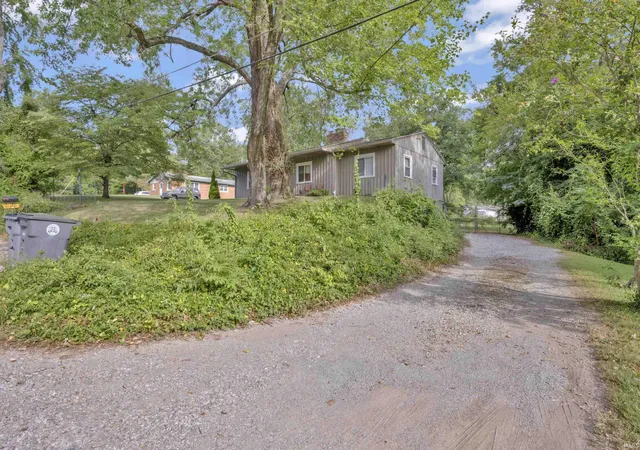 Photo 3 of Manufactured home for sale at 216 Christ Rd, Evansville, IN 47711 | MLS# 202637083 | Listing updated on 2026-09-11