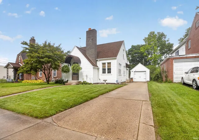 Photo 2 of Sale Pending at 1563 Poplar St, Huntington, IN 46750 | MLS# 202637100 | Listing updated on 2026-09-17