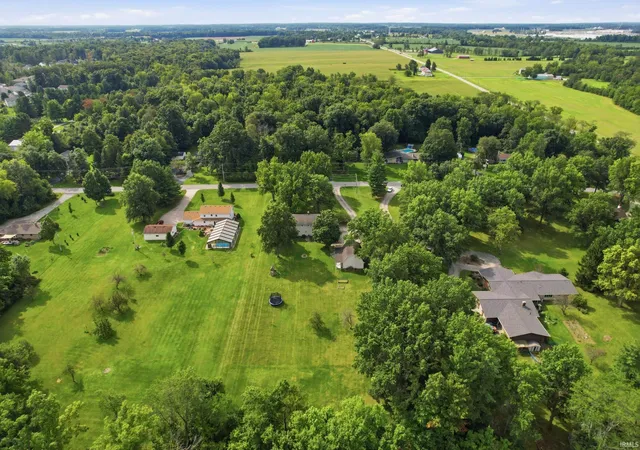 Photo 3 of Sale Pending at 8707 Seiler Rd, New Haven, IN 46774 | MLS# 202637103 | Listing updated on 2026-09-14