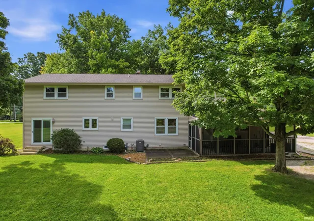 Photo 4 of Sale Pending at 8707 Seiler Rd, New Haven, IN 46774 | MLS# 202637103 | Listing updated on 2026-09-14