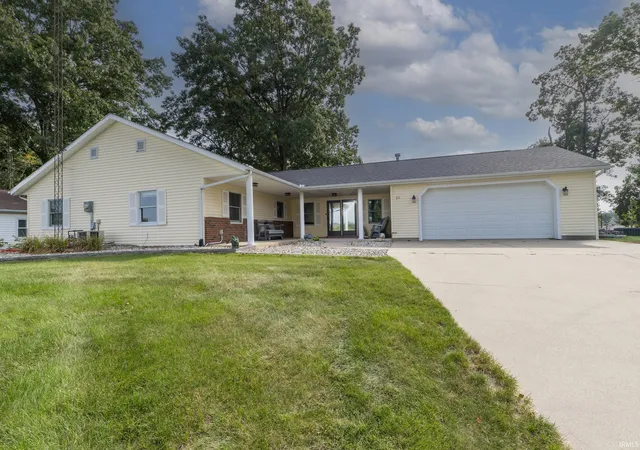Photo 3 of Manufactured home for sale at 60 Ems C24d Ln, Warsaw, IN 46582 | MLS# 202637104 | Listing updated on 2026-09-09