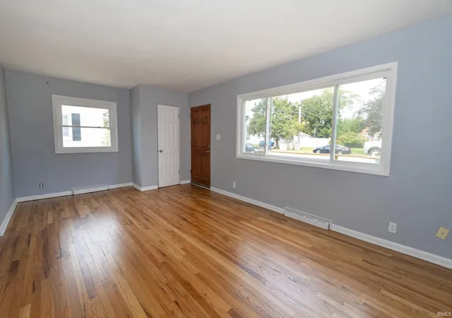 Photo 4 of Sale Pending at 2214 Rockne Dr, South Bend, IN 46615 | MLS# 202637121 | Listing updated on 2026-09-13