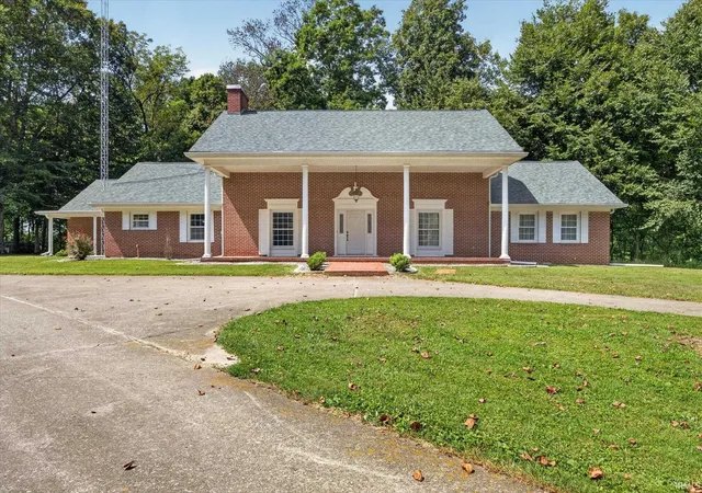 Manufactured home for sale at 10533 US Hwy 231 Rd, Loogootee, IN 47553 | MLS# 202637126