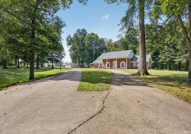 Photo 2 of Manufactured home for sale at 10533 Us Hwy 231 Rd, Loogootee, IN 47553 | MLS# 202637126 | Listing updated on 2026-09-09