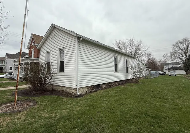 Photo 4 of Sale Pending at 1325 E Market St, Logansport, IN 46947 | MLS# 202637133 | Listing updated on 2026-09-09
