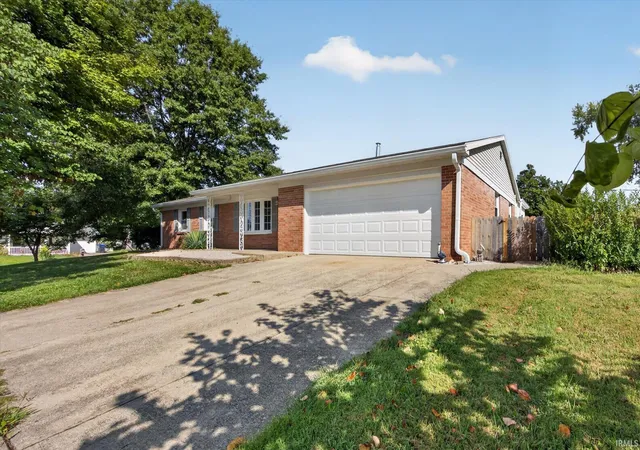 Photo 2 of Manufactured home for sale at 4154 W Daniel Ave, Bloomington, IN 47403 | MLS# 202637142 | Listing updated on 2026-09-09