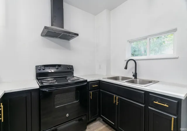 Photo 4 of Manufactured home for sale at 1129 Huey St, South Bend, IN 46628 | MLS# 202637147 | Listing updated on 2026-10-04
