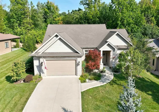Condo for sale at 10150 W Woodland Ridge, Fort Wayne, IN 46804 | MLS# 202637161