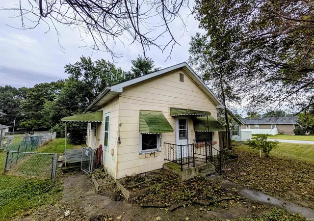 Photo 3 of Sale Pending at 234 S 35th Street, South Bend, IN 46615 | MLS# 202637164 | Listing updated on 2026-09-19