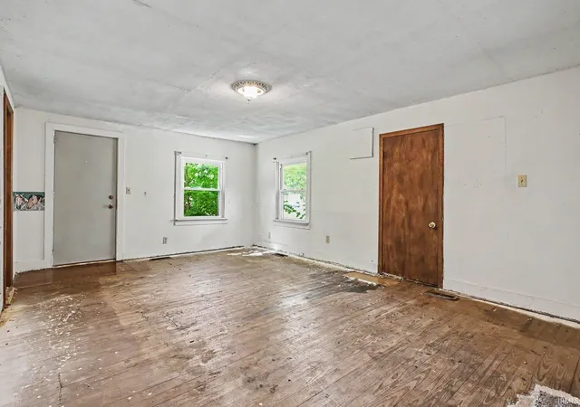 Photo 2 of Manufactured home for sale at 1101 W Wilden Ave, Goshen, IN 46528 | MLS# 202637168 | Listing updated on 2026-09-17