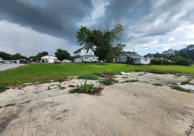 Photo 3 of Manufactured home for sale at 3624 E Yoder Rd, Fort Wayne, IN 46819 | MLS# 202637169 | Listing updated on 2026-10-05