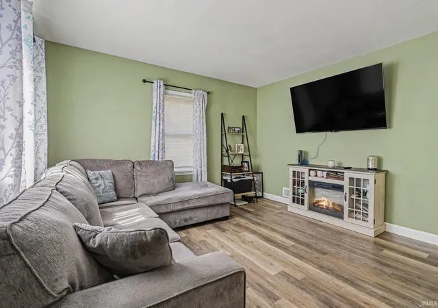 Photo 3 of Manufactured home for sale at 610 W 15th Street, Mishawaka, IN 46544 | MLS# 202637170 | Listing updated on 2026-09-09