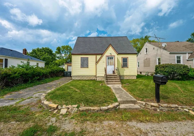 Manufactured home for sale at 1810 E 22nd Street, Muncie, IN 47302 | MLS# 202637174