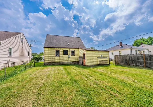 Photo 3 of Manufactured home for sale at 1810 E 22nd Street, Muncie, IN 47302 | MLS# 202637174 | Listing updated on 2026-09-09