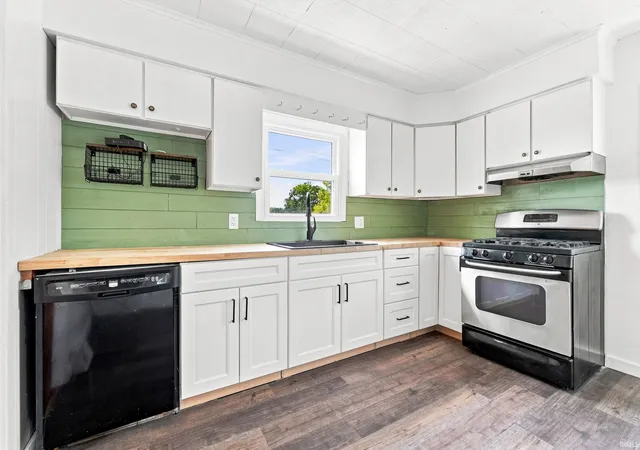 Photo 4 of Manufactured home for sale at 1901 Poinsette Dr, Fort Wayne, IN 46808 | MLS# 202637178 | Listing updated on 2026-09-16