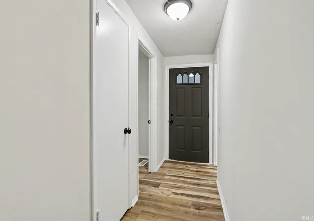 Photo 3 of Manufactured home for sale at 1741 Kessler Blvd, South Bend, IN 46616 | MLS# 202637183 | Listing updated on 2026-09-17