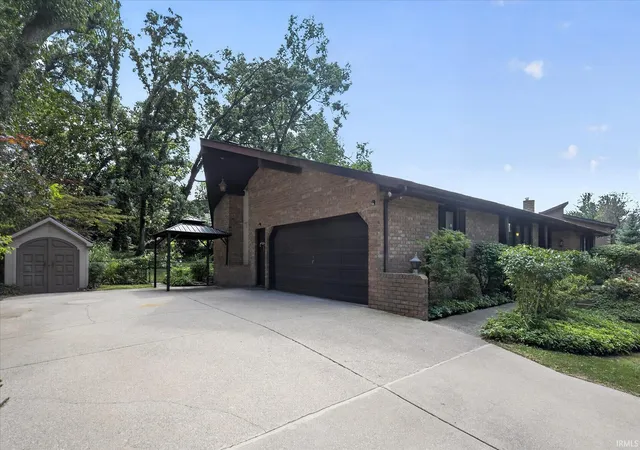 Photo 2 of Manufactured home for sale at 53244 Bonvale Dr, South Bend, IN 46635 | MLS# 202637184 | Listing updated on 2026-09-09