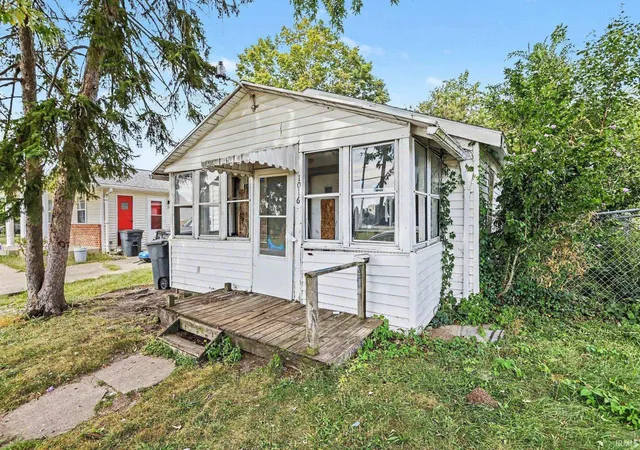 Photo 3 of Sale Pending at 1016 Duey Ave, South Bend, IN 46617 | MLS# 202637185 | Listing updated on 2026-09-12