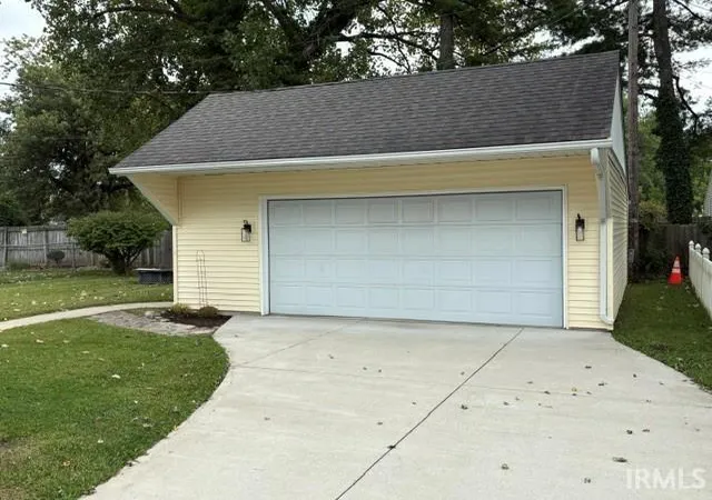 Photo 3 of Sale Pending at 908 N Oxford Dr, Marion, IN 46952 | MLS# 202637188 | Listing updated on 2026-10-06