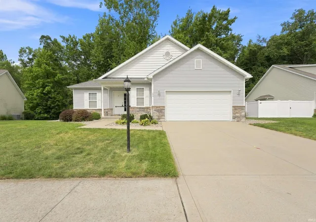 Photo 2 of Manufactured home for sale at 196 Beechnut Ct, Warsaw, IN 46582 | MLS# 202637189 | Listing updated on 2026-10-05