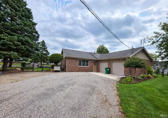 Manufactured home for sale at 2109 Smith Ct, Rochester, IN 46975 | MLS# 202637196