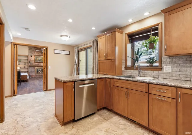 Photo 4 of Sale Pending at 6027 Landover Pl, Fort Wayne, IN 46815 | MLS# 202637197 | Listing updated on 2026-09-13