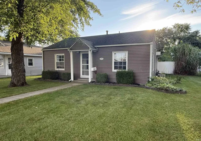 Manufactured home for sale at 122 S 16th Street, Decatur, IN 46733 | MLS# 202637201