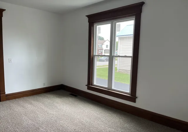 Photo 4 of Manufactured home for sale at 37 W Taylor St, Huntington, IN 46750 | MLS# 202637204 | Listing updated on 2026-09-10