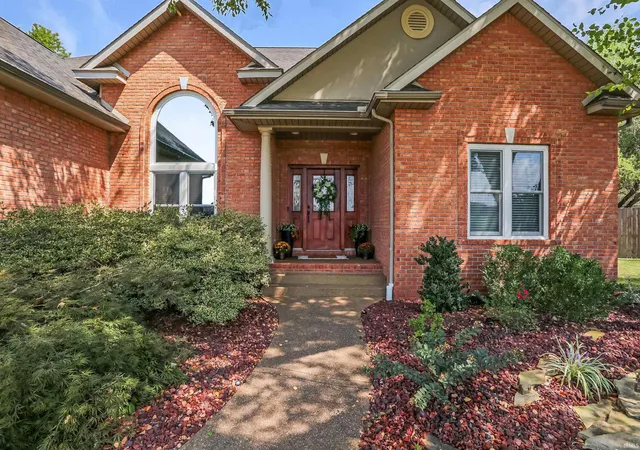 Photo 2 of Sale Pending at 4560 Clint Cir, Newburgh, IN 47630 | MLS# 202637213 | Listing updated on 2026-09-11