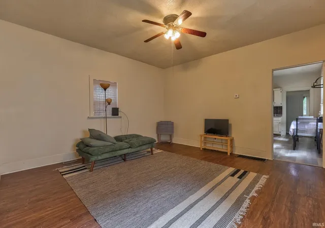 Photo 4 of Manufactured home for sale at 917 Mary St, Evansville, IN 47710 | MLS# 202637223 | Listing updated on 2026-09-10