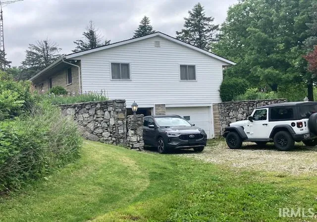 Photo 3 of Manufactured home for sale at 12201 S Shortcut Rd, Muncie, IN 47302 | MLS# 202637224 | Listing updated on 2026-09-09