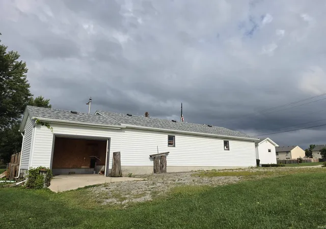 Photo 4 of Sale Pending at 4811 Bass Rd, Fort Wayne, IN 46808 | MLS# 202637237 | Listing updated on 2026-09-13