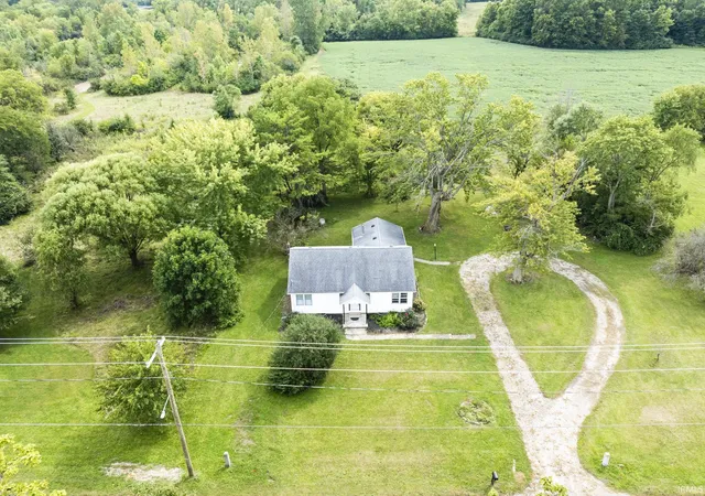 Photo 4 of Sale Pending at 2715 E Centennial Ave, Muncie, IN 47303 | MLS# 202637246 | Listing updated on 2026-09-17