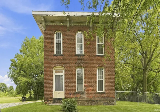 Photo 1 of Sale Pending at 810 W Lincoln St, Waterloo, IN 46793 | MLS# 202637249 | Listing updated on 2026-09-16