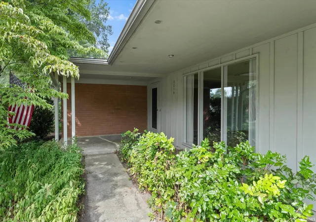 Photo 1 of Sale Pending at 6016 Harrow Dr, South Bend, IN 46614 | MLS# 202637258 | Listing updated on 2026-09-20