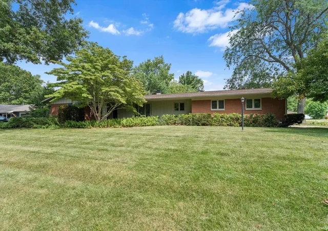 Photo 2 of Sale Pending at 6016 Harrow Dr, South Bend, IN 46614 | MLS# 202637258 | Listing updated on 2026-09-20