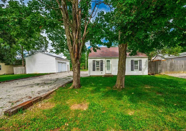 Manufactured home for sale at 2316 E Cornell Ave, Muncie, IN 47303 | MLS# 202637273