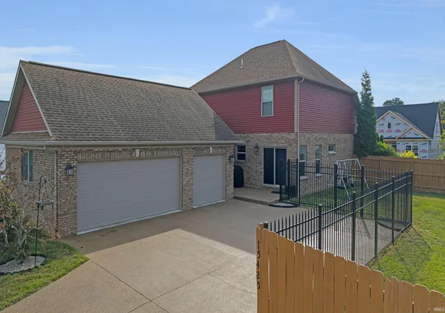 Photo 3 of Manufactured home for sale at 15425 Haiku Rd, Evansville, IN 47725 | MLS# 202637287 | Listing updated on 2026-09-18