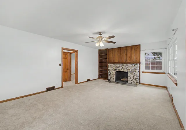 Photo 3 of Sale Pending at 2571 N Evans Ave, Evansville, IN 47711 | MLS# 202637294 | Listing updated on 2026-09-15