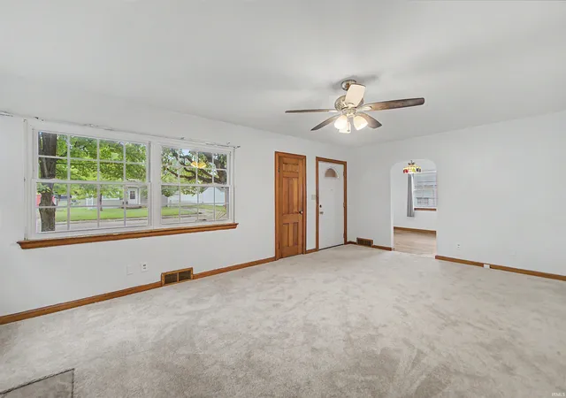 Photo 4 of Sale Pending at 2571 N Evans Ave, Evansville, IN 47711 | MLS# 202637294 | Listing updated on 2026-09-15