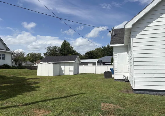 Photo 4 of Manufactured home for sale at 703 Walnut St, Lawrenceville, IL 62439 | MLS# 202637295 | Listing updated on 2026-10-08