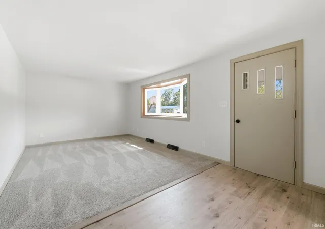 Photo 4 of Manufactured home for sale at 4015 Wedgewood Dr, Fort Wayne, IN 46815 | MLS# 202637317 | Listing updated on 2026-09-10