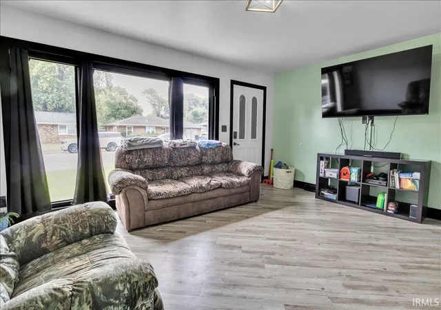 Photo 4 of Manufactured home for sale at 823 E Sherman St, Mount Vernon, IN 47620 | MLS# 202637328 | Listing updated on 2026-09-19