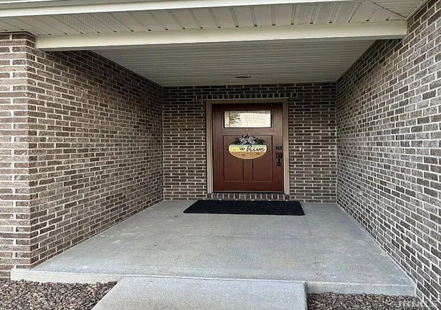 Photo 3 of Sale Pending at 101 E Northview Dr, Huntingburg, IN 47542 | MLS# 202637329 | Listing updated on 2026-09-10