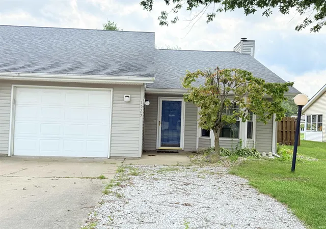 Photo 1 of Condo for sale at 1527 W 31st Street, Marion, IN 46953 | MLS# 202637335 | Listing updated on 2026-09-28